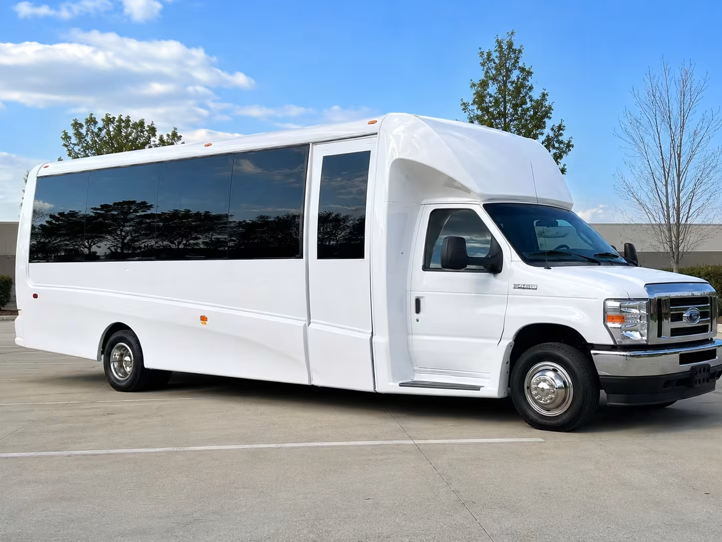 minibus rentals for quincy bridal party transfers