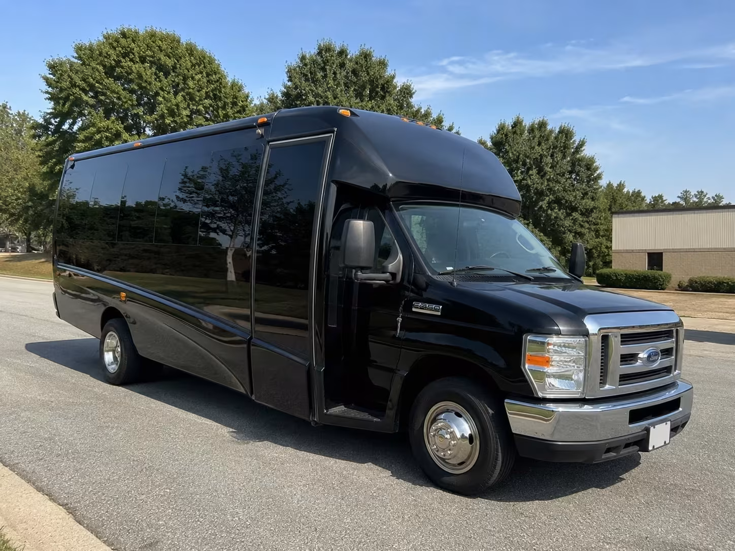 quincy 20 passenger minibus rental